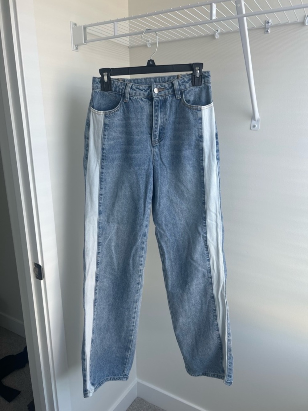 Le Lis Two-Tone Light Blue Straight-Leg Jeans